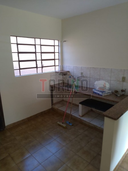 Casa para alugar com 2 quartos, 122m² - Foto 5