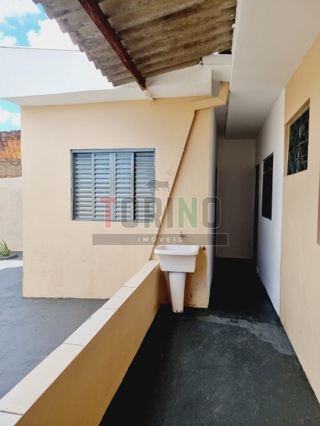 Casa para alugar com 2 quartos, 63m² - Foto 15