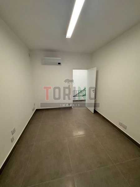 Prédio Inteiro à venda com 1 quarto, 132m² - Foto 3