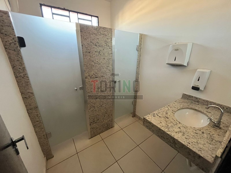 Prédio Inteiro à venda com 1 quarto, 132m² - Foto 6