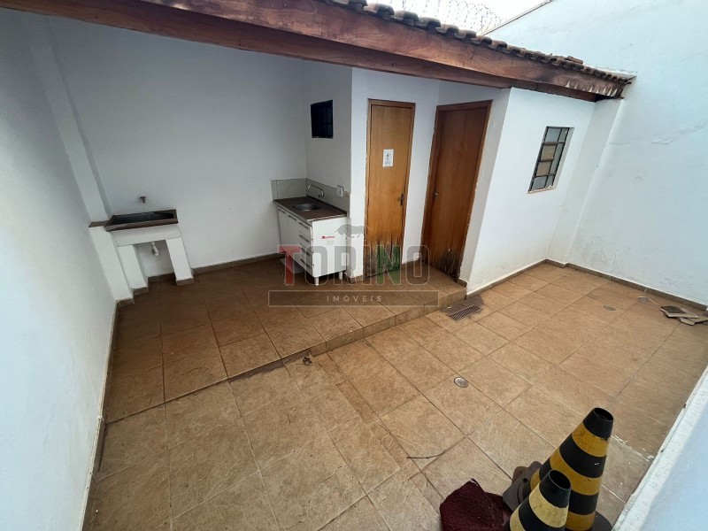 Prédio Inteiro à venda com 1 quarto, 132m² - Foto 9