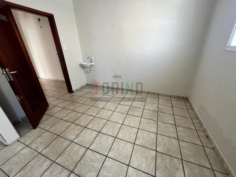 Prédio Inteiro à venda com 2 quartos, 146m² - Foto 2