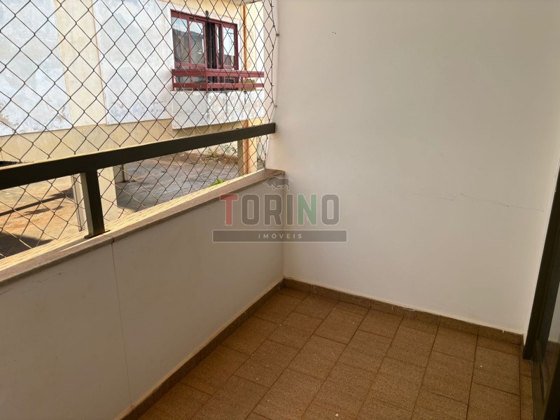 Apartamento à venda com 3 quartos, 96m² - Foto 4