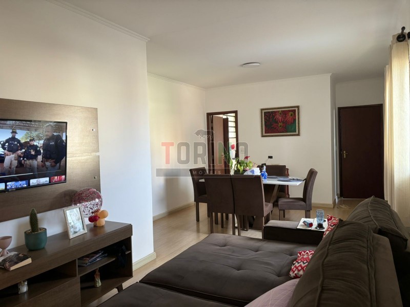 Apartamento à venda com 3 quartos, 96m² - Foto 2