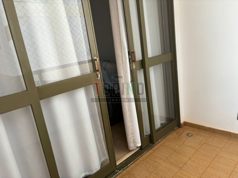 Apartamento à venda com 3 quartos, 96m² - Foto 3