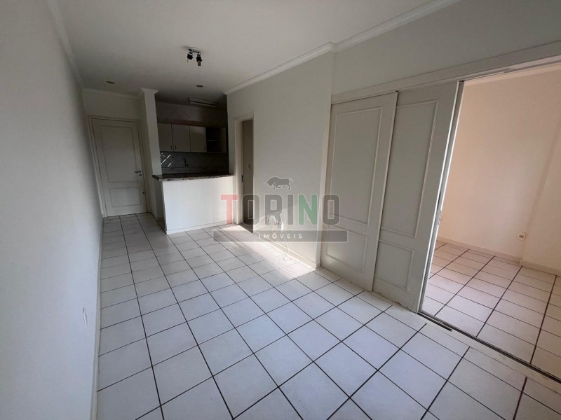 Apartamento para alugar com 1 quarto, 37m² - Foto 2