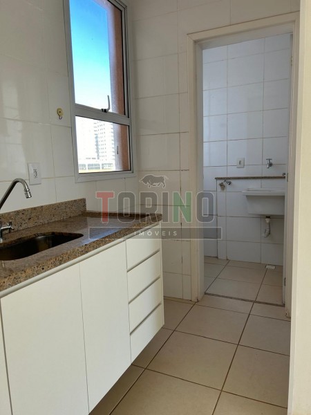 Apartamento à venda com 3 quartos, 64m² - Foto 2