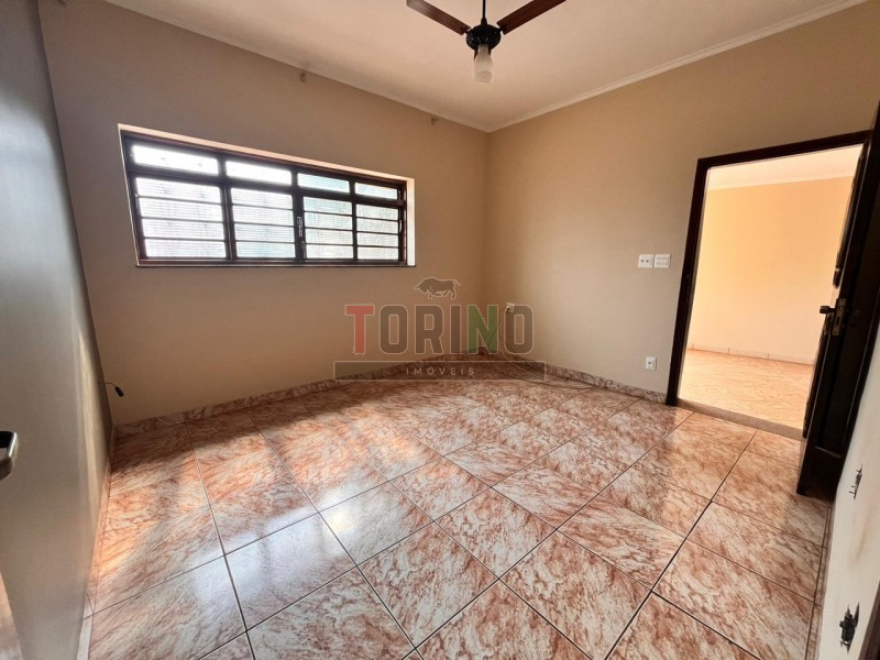 Casa para alugar com 2 quartos, 187m² - Foto 10