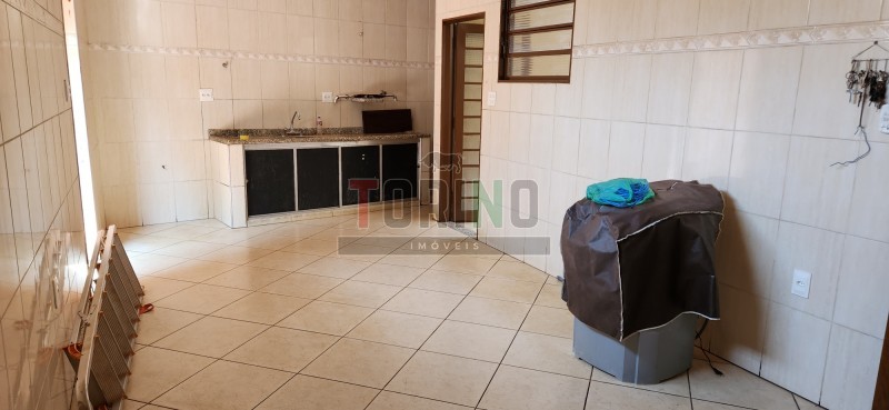 Casa para alugar com 2 quartos, 187m² - Foto 11