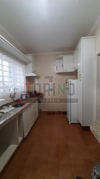 Casa à venda com 3 quartos, 252m² - Foto 10