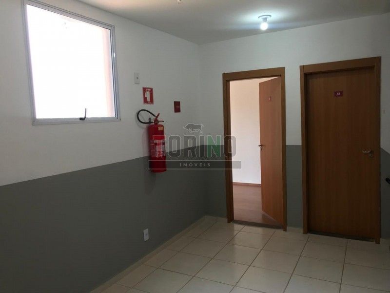 Apartamento para alugar com 2 quartos, 42m² - Foto 1