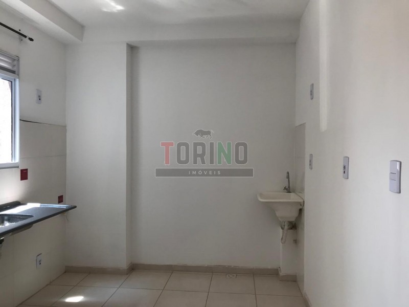 Apartamento para alugar com 2 quartos, 42m² - Foto 17