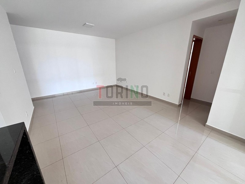 Apartamento para alugar com 2 quartos, 87m² - Foto 3