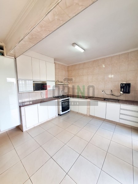 Casa à venda com 4 quartos, 267m² - Foto 13