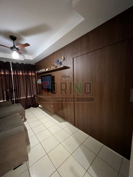 Casa à venda com 2 quartos, 160m² - Foto 2