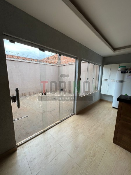 Casa à venda com 2 quartos, 160m² - Foto 7