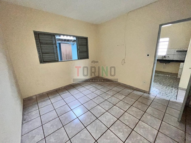 Casa para alugar com 2 quartos, 102m² - Foto 9