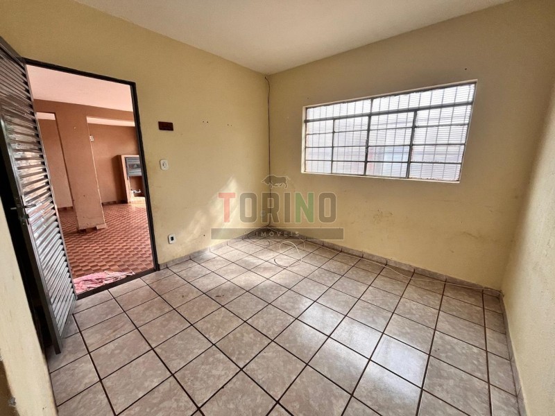 Casa para alugar com 2 quartos, 102m² - Foto 2