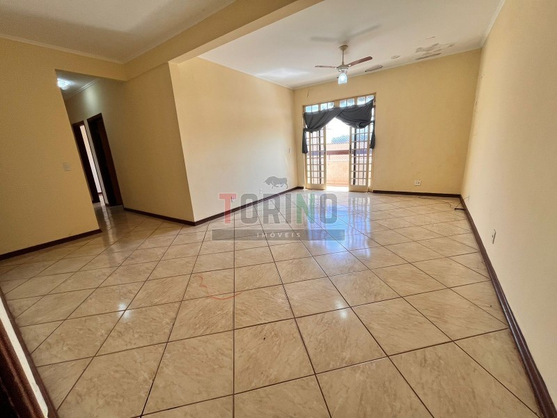 Apartamento à venda e aluguel com 3 quartos, 156m² - Foto 2