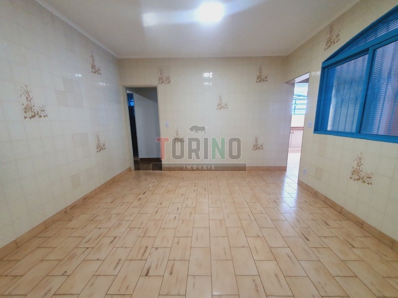 Casa para alugar com 4 quartos, 311m² - Foto 9