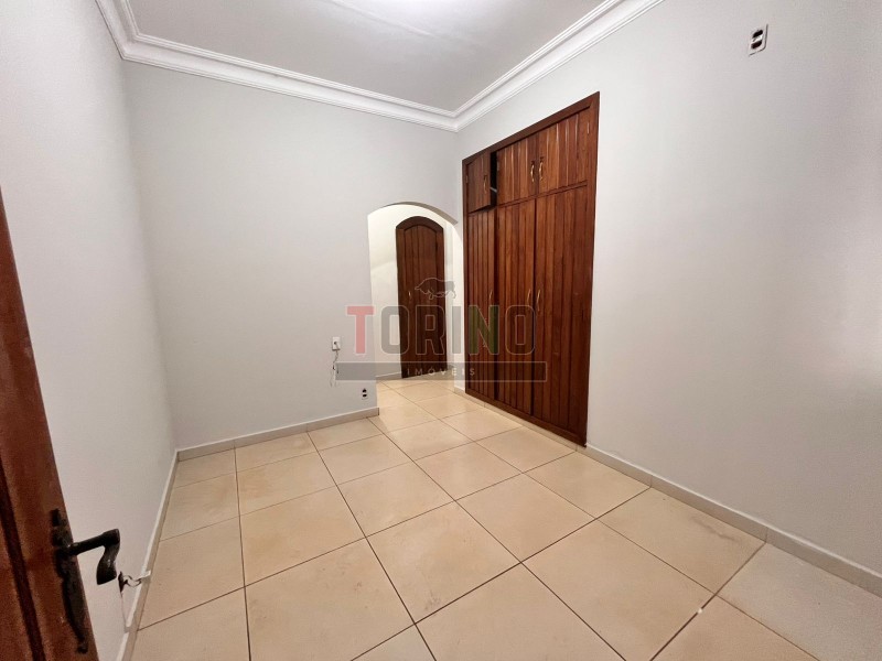 Casa para alugar com 20 quartos, 1457m² - Foto 44