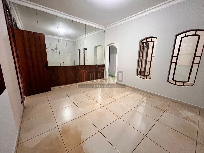 Casa para alugar com 20 quartos, 1457m² - Foto 32