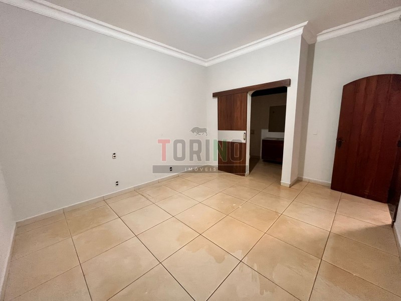 Casa para alugar com 20 quartos, 1457m² - Foto 51