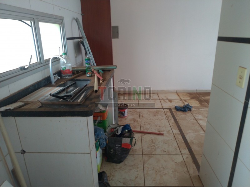 Apartamento para alugar com 2 quartos, 70m² - Foto 11