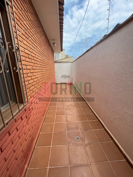 Casa para alugar com 3 quartos, 207m² - Foto 33