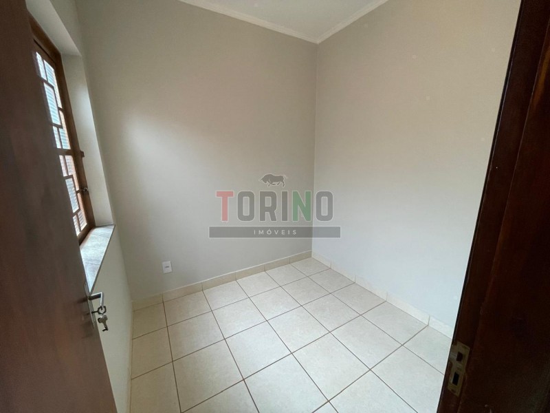 Casa para alugar com 3 quartos, 207m² - Foto 25