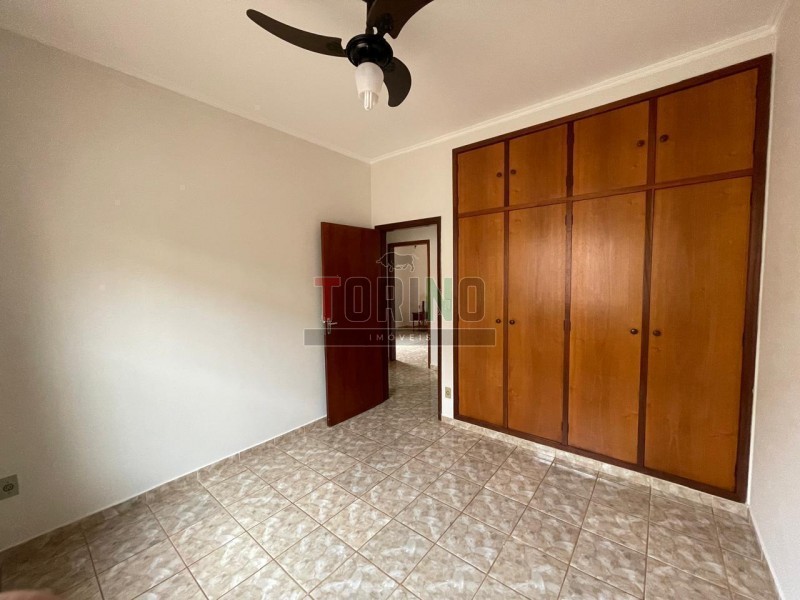 Casa para alugar com 3 quartos, 207m² - Foto 18