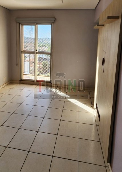 Apartamento à venda com 2 quartos, 62m² - Foto 3