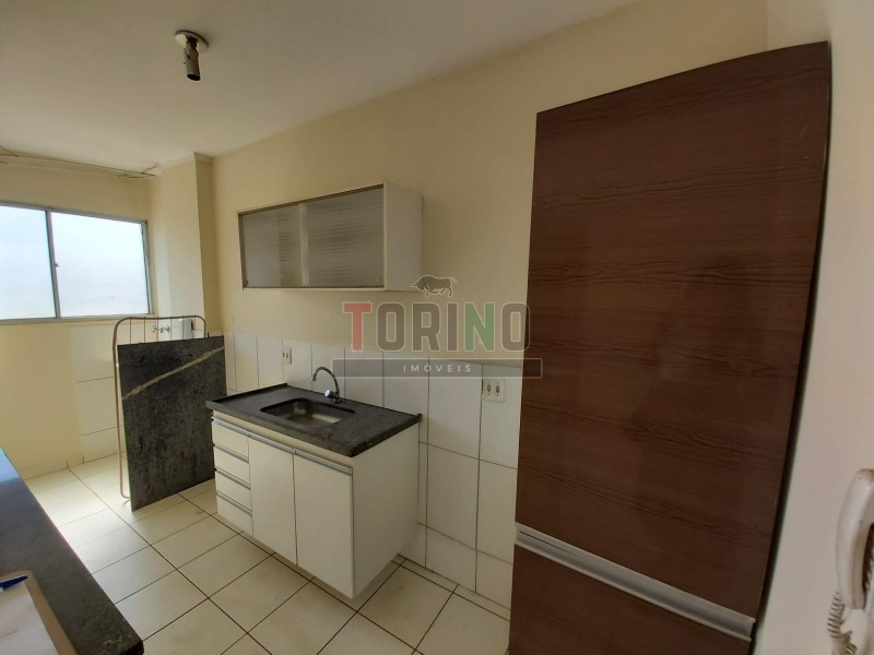 Apartamento à venda com 3 quartos, 62m² - Foto 2