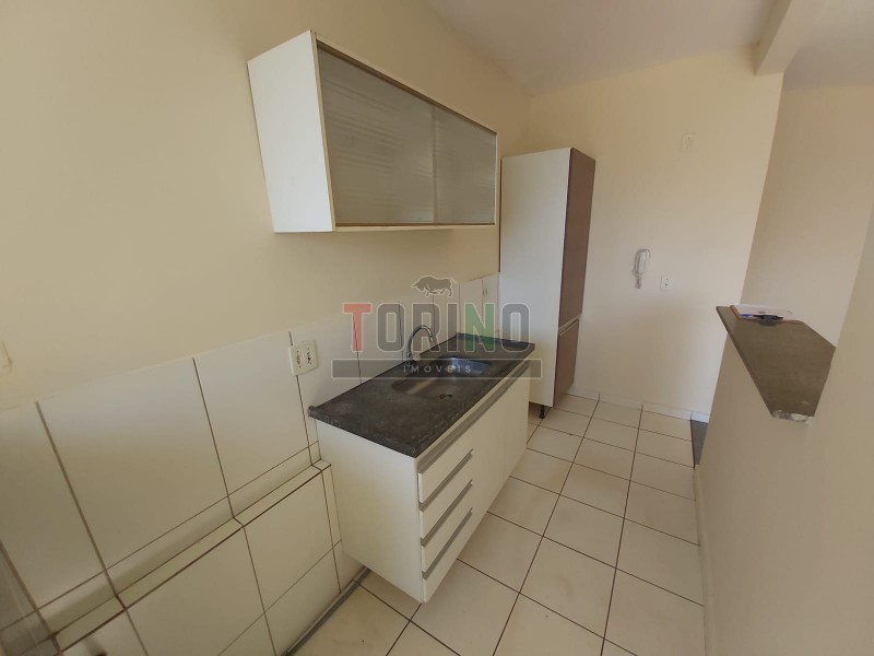 Apartamento à venda com 3 quartos, 62m² - Foto 3